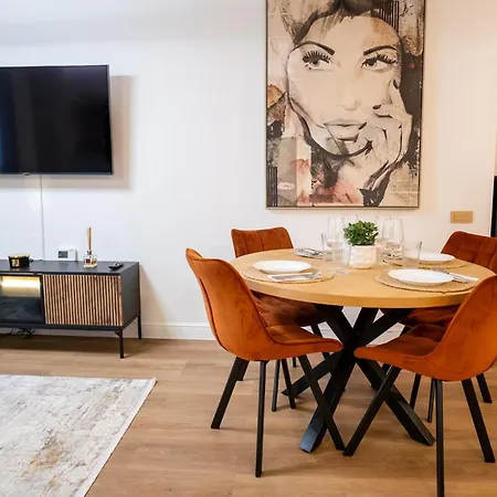 1 Ultra Apartment