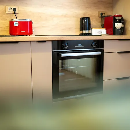 1 Ultra Apartment *
